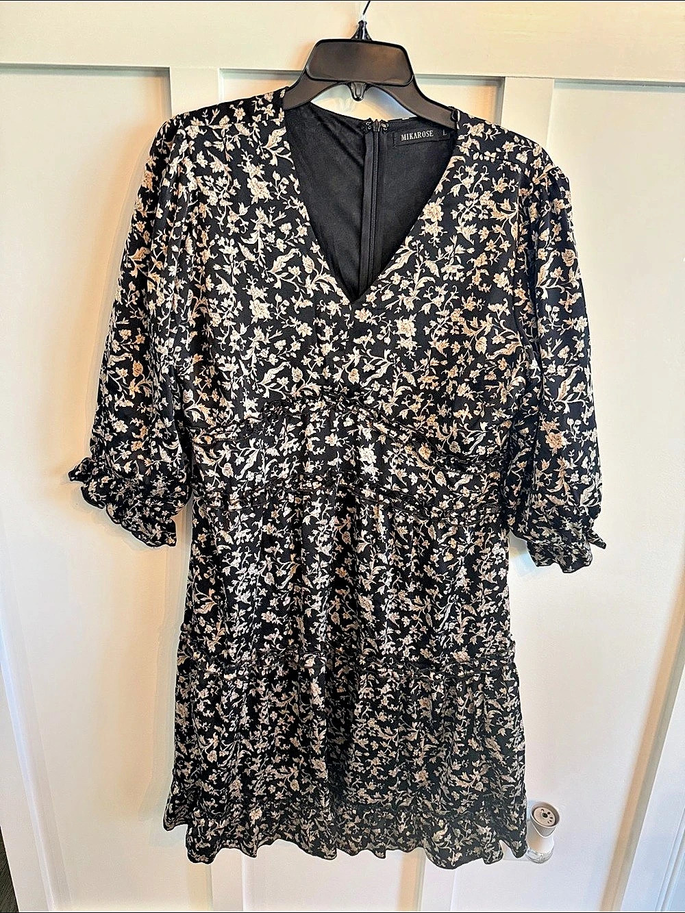 MIKAROSE Floral Mini Dress in Black & Cream satin. Size Large